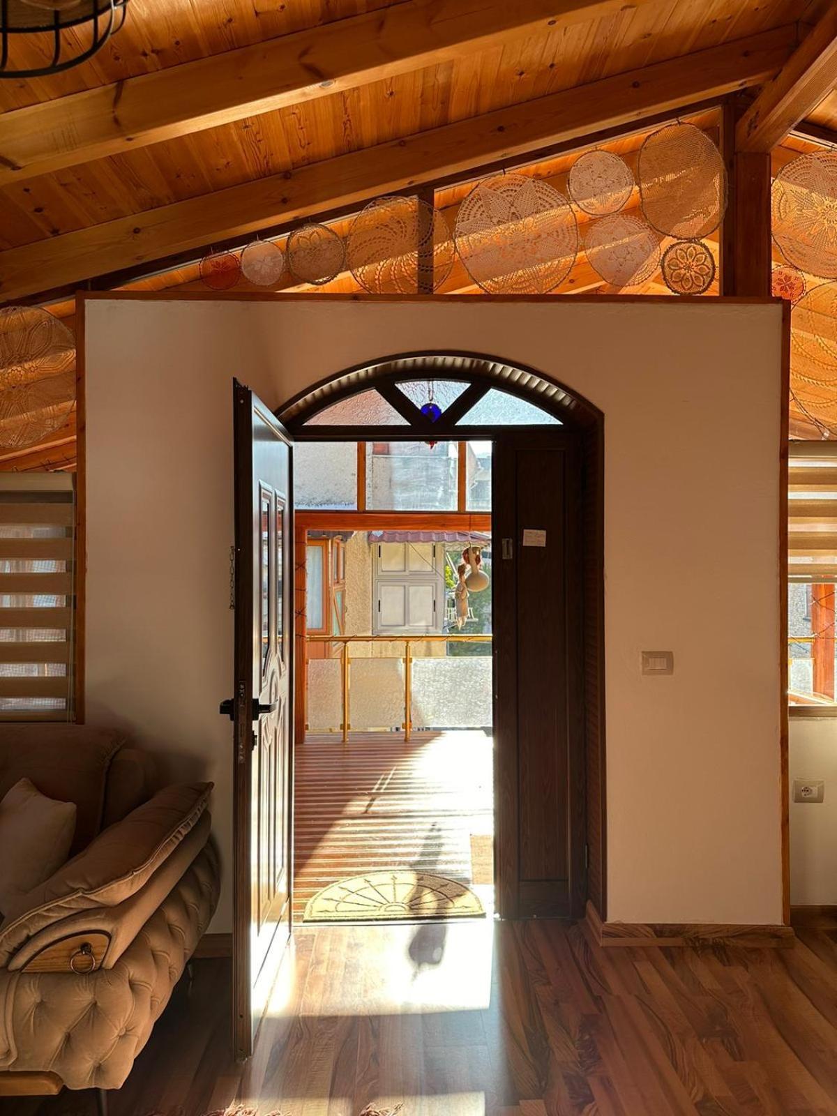 Alimeti Guesthouse Berat Bagian luar foto