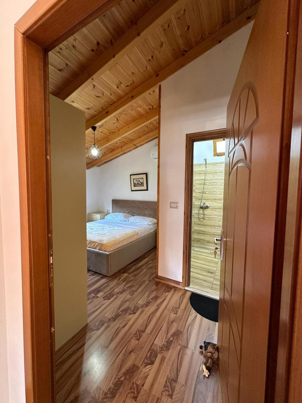Alimeti Guesthouse Berat Bagian luar foto