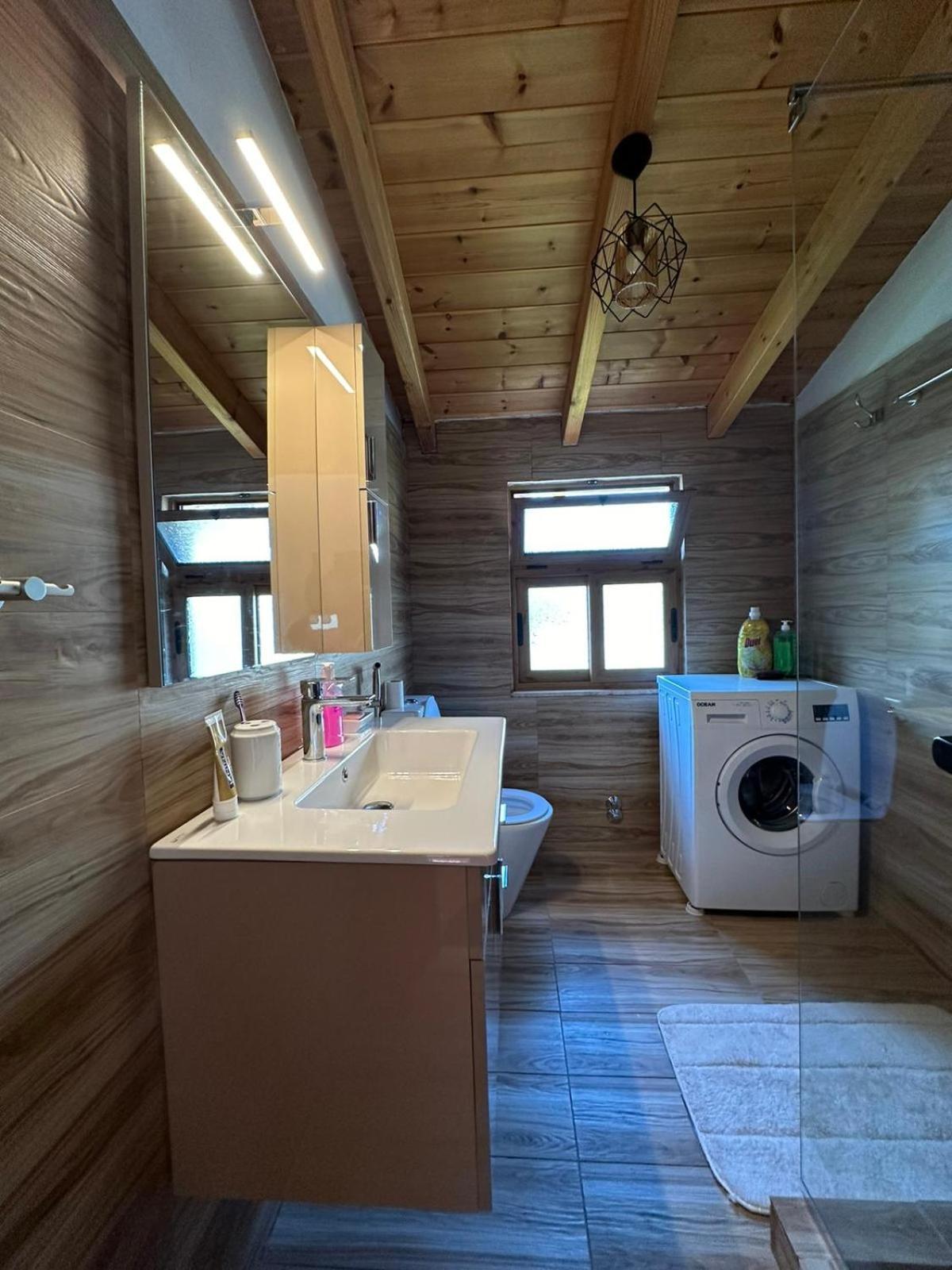 Alimeti Guesthouse Berat Bagian luar foto