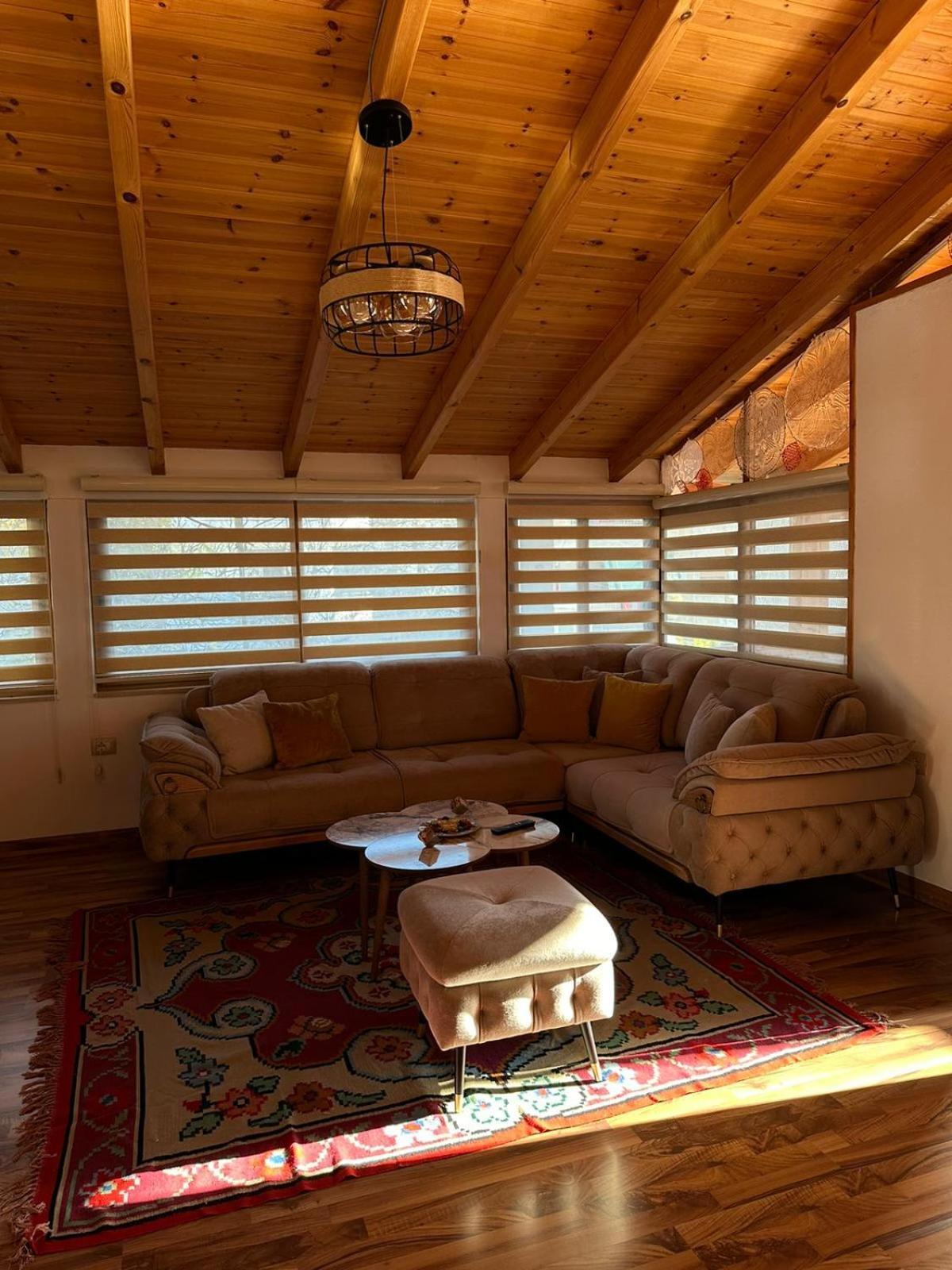 Alimeti Guesthouse Berat Bagian luar foto