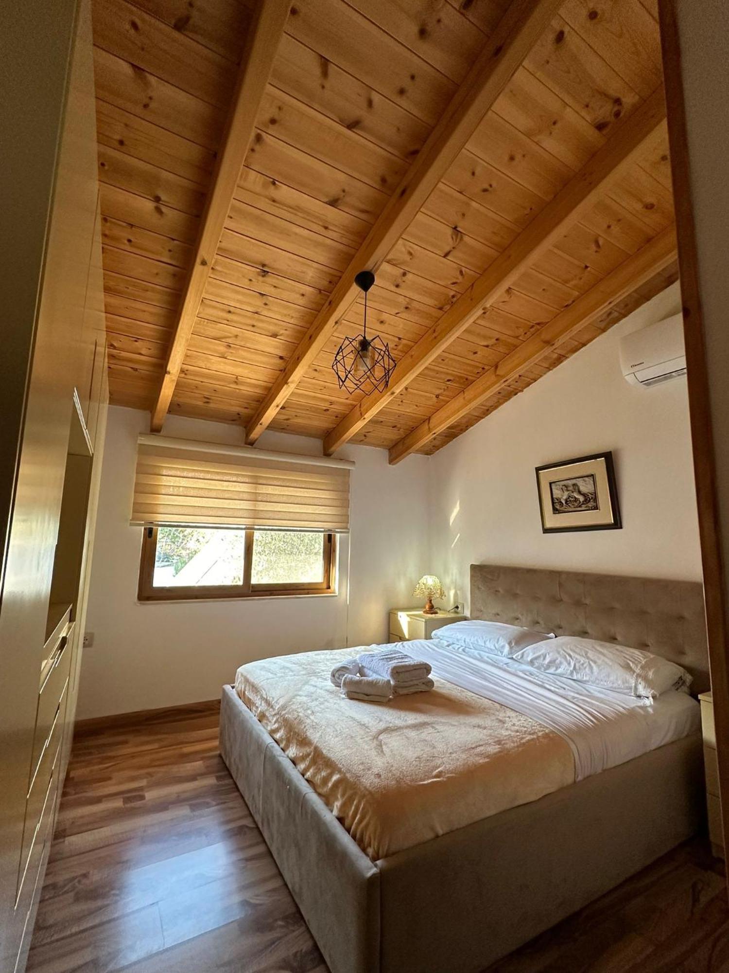 Alimeti Guesthouse Berat Bagian luar foto