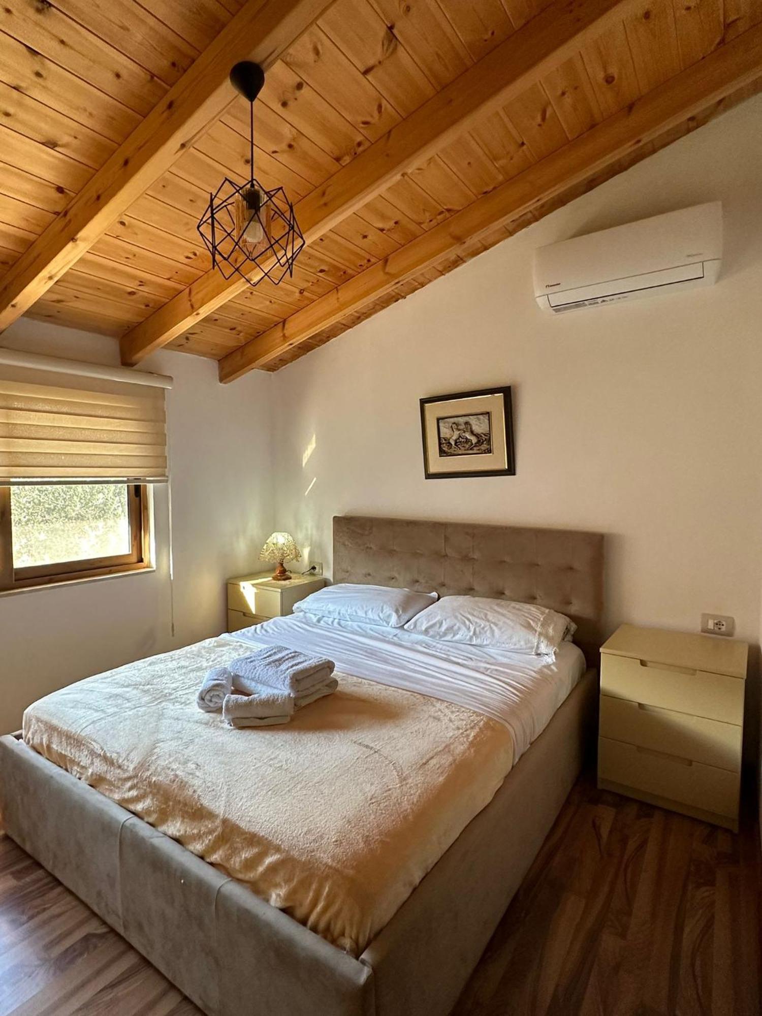 Alimeti Guesthouse Berat Bagian luar foto