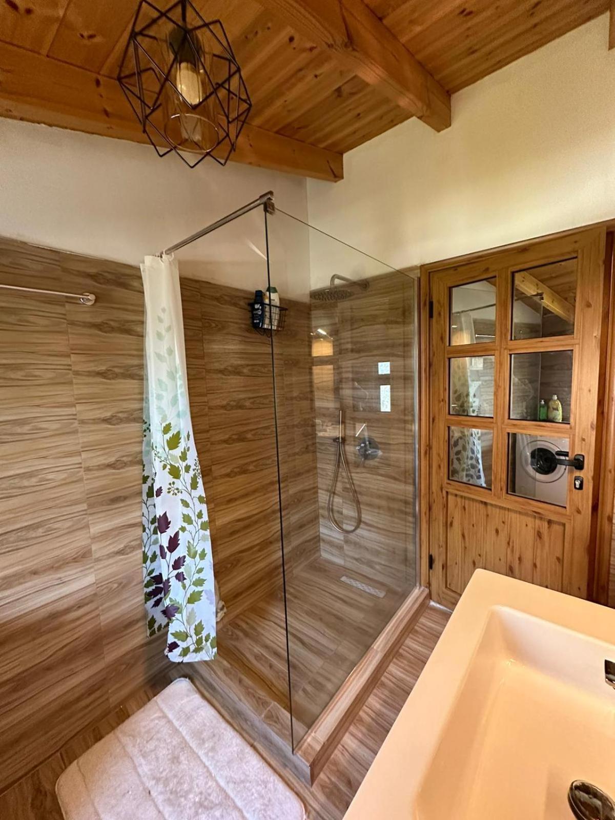 Alimeti Guesthouse Berat Bagian luar foto