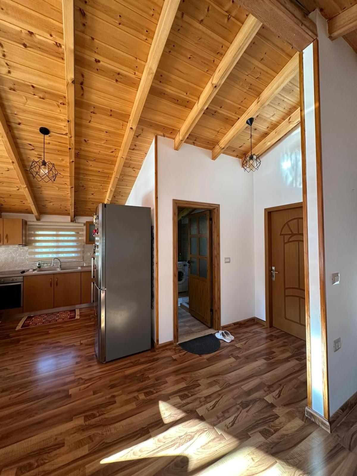 Alimeti Guesthouse Berat Bagian luar foto