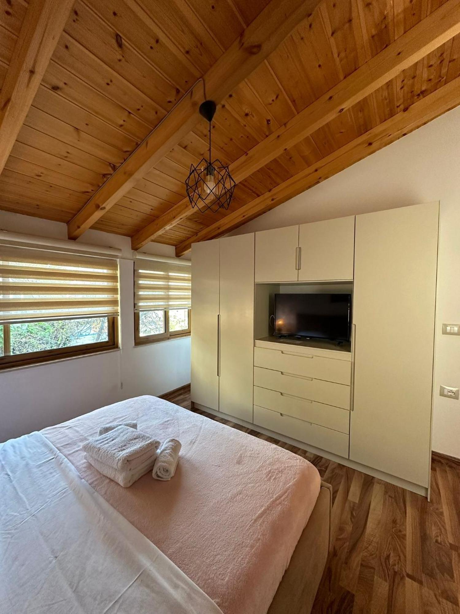 Alimeti Guesthouse Berat Bagian luar foto