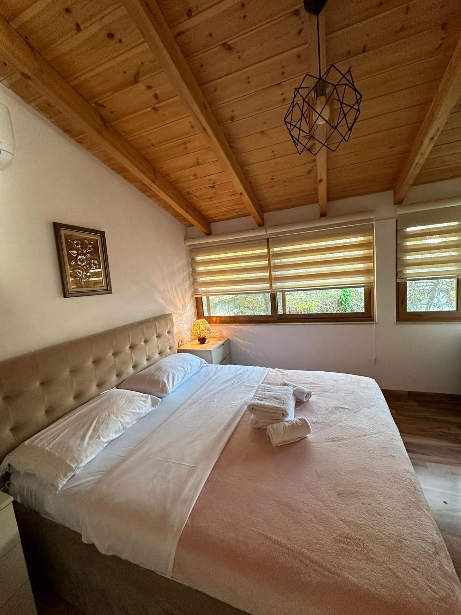 Alimeti Guesthouse Berat Bagian luar foto