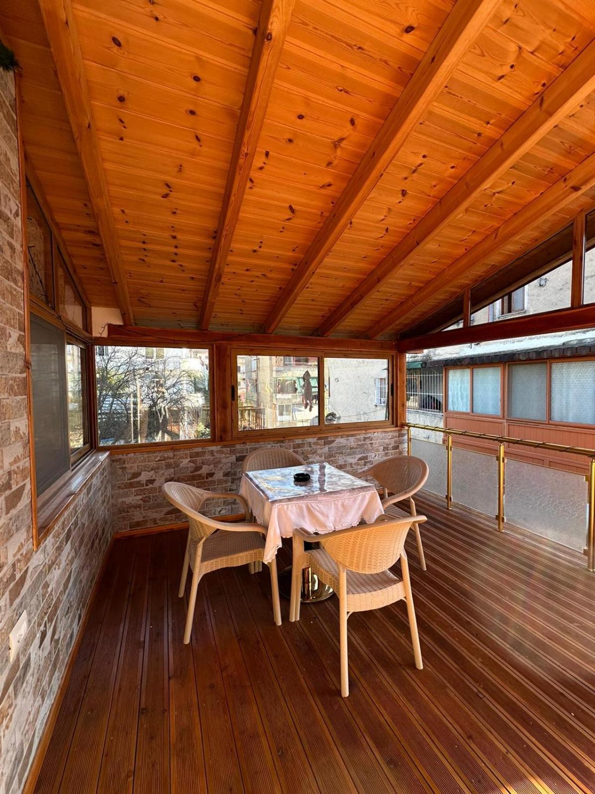 Alimeti Guesthouse Berat Bagian luar foto