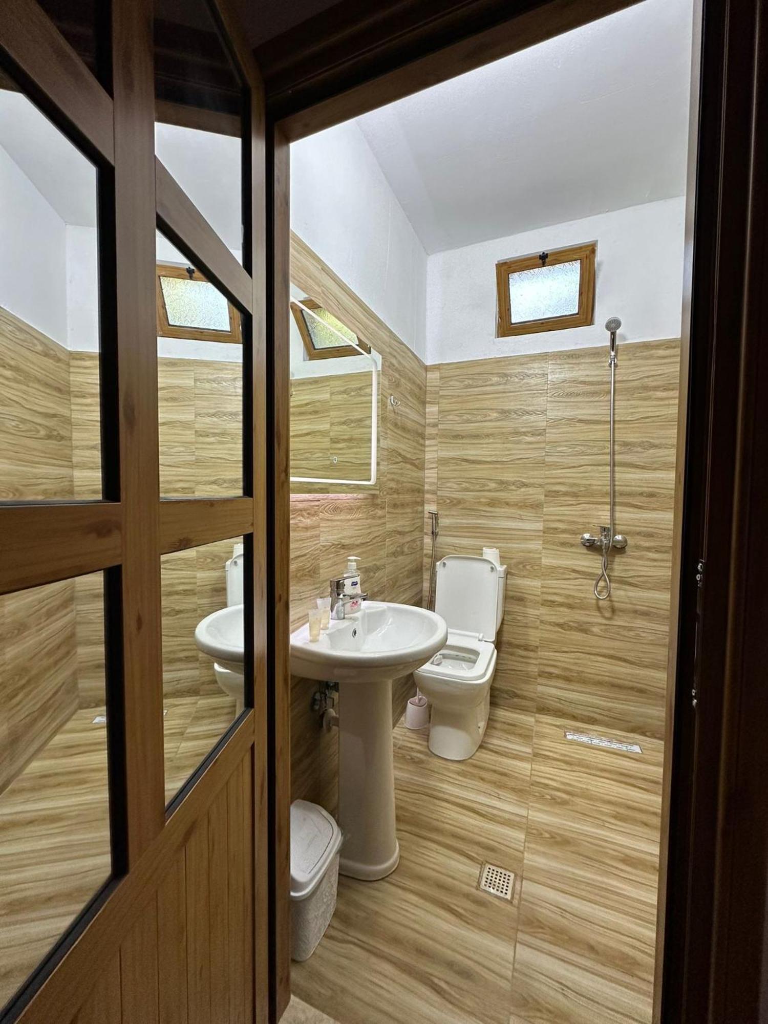 Alimeti Guesthouse Berat Bagian luar foto